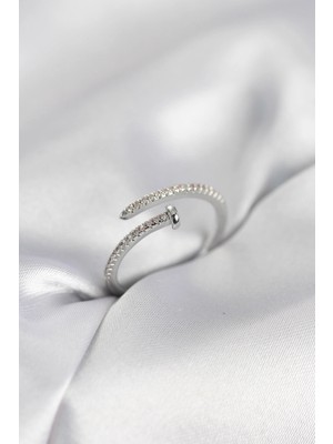 Butik Çivi Model Zirkon Taşlı Gümüş Renk Kadın Yüzük