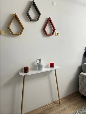 Normadia Şık Ahşap Ayaklı Dresuar ve Petek Üstü Raf, Modern Dekorasyon Için Ideal