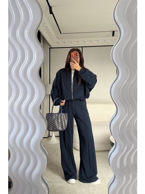 Özge Özgenç Önü Fermuarlı Oversize Eşofman Takımı