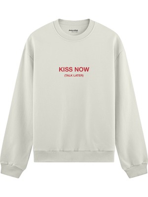The Lucid Lab Kiss Now Talk Later Oversize Sweatshirt - Beyaz