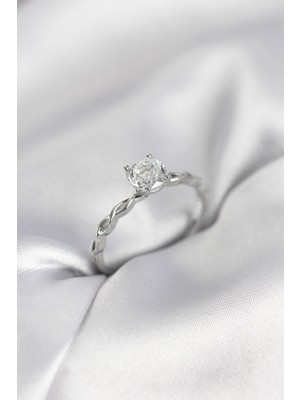 Hkursat Gümüş Renk Sarmal Zincir Model Tek Taş Model Zirkon Taşlı Kadın Yüzük