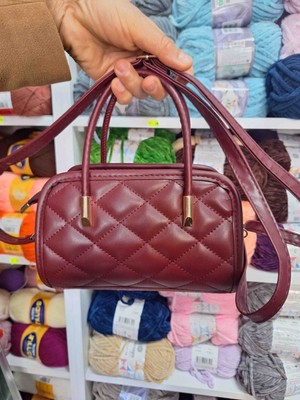 Baklava desenli yumusak derili canta