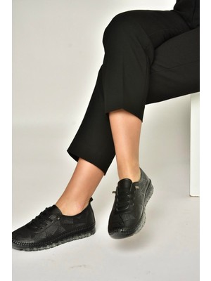 Fox Shoes Y555024103 Siyah Hakiki Deri Comfort Ortopedik Taban Kadın Ayakkabı