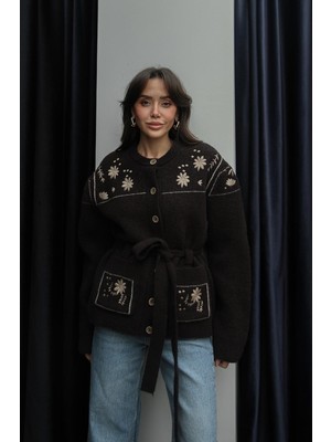 Havoş Acı Kahve Nakışlı Çiçekli Kemerli Hırka