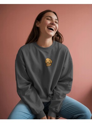 Muhtar Store Golden Retriever Baskılı Kadın Sweatshirt – Minimal Göğüs Baskı Antrasit Regular Fit