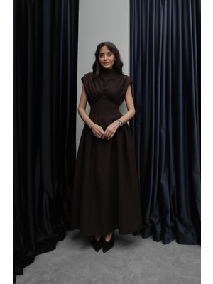 Havoş Kahverengi Enid Belden Oturtmalı Vatkalı Elbise