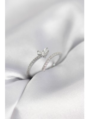 Solenya Gümüş Renk Zirkon Taşlı Kuyruklu Kalp Model Kadın Yüzük