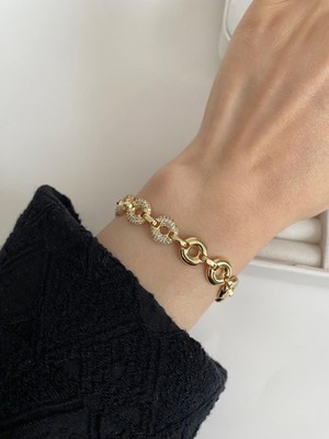 Elifra 14K Gold Taşlı Kadın Bileklik – Göz Alıcı Işıltı ve Lüks Görünüm