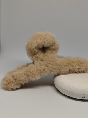 Tuel Peluş Mandal Saç Tokası Büyük Boy – Yumuşak Tüylü Kışlık Kadın Saç Tokası