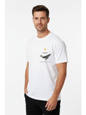 White Whale Rare Deep Underwater – Motto Illüstrasyonlu Erkek T-Shirt