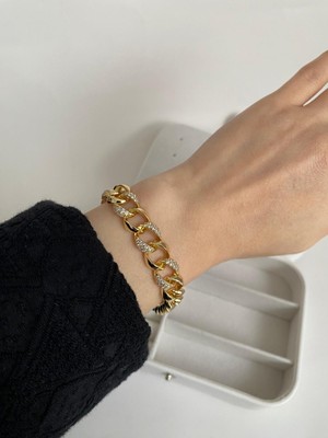 Elifra Taşlı Zarif Işıltı Kadın Gold Bileklik – Şık ve Göz Alıcı Tasarım