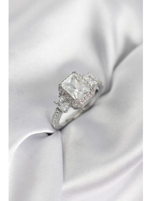 Hayat Store Gümüş Renk Kare Baget Zirkon Taşlı Tek Taş Model Kadın Yüzük - Lisinya