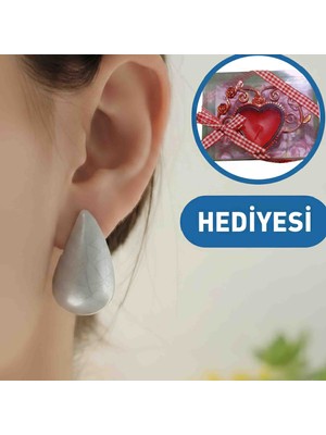 Bontexs Gri Desenli Damla Küpe ve Yanında Kalpli Mum Hediyesi