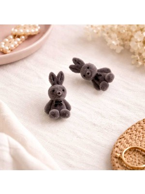 Sevimli Tavşan Figürlü Peluş Küpe