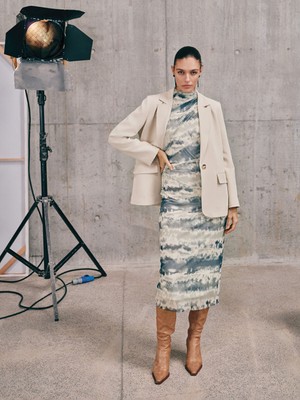 Lc Waikiki Yeni Sezon Dik Yaka Batik Elbise