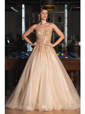 Abiyefon Straplez Üstü Taş Işlemeli Uzun Nişan Elbisesi ABU5343