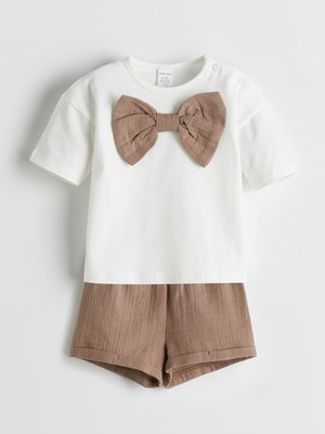 Lc Waikiki Yeni Sezon Kurdele Detaylı Kız Bebek Tişört ve Şort 2'li