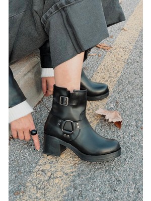 I Love Shoes Lobixa Siyah Toka Aksesuarlı Fermuarlı Kalın Topuklu Günlük Kadın Bot