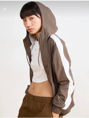 Nike Sportswear Essential Uv Woven Jacket Hd Bol Kalıp Fermuarlı Kahverengi Kadın Yağmurluk FV6298-004