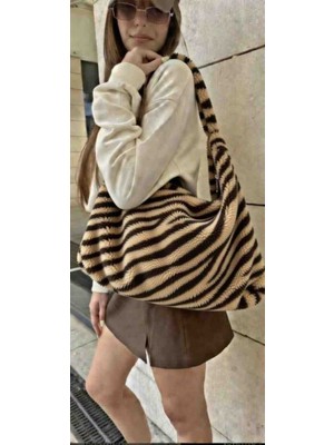 Themoiss Zebra Desen Peluş Kumaş Büyük Boy Omuz Cantasi
