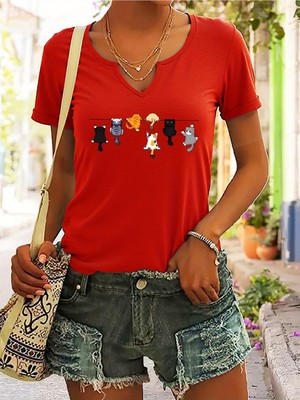 Mercoledi Kadın Kediler Baskılı Yarım V-Yaka Kollu Regular Kalıp Rahat T-Shirt