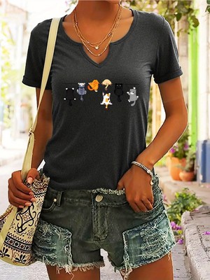Mercoledi Kadın Kediler Baskılı Yarım V-Yaka Kollu Regular Kalıp Rahat T-Shirt