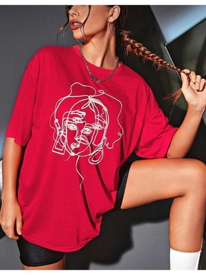 Mercoledi Kadın Yüz Baskılı Oversize Bisiklet Yaka T-Shirt