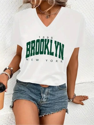 Mercoledi Brooklyn Baskılı Kadın Oversize V Yaka T-Shırt