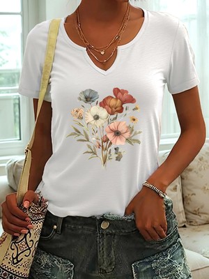 Mercoledi Kadın Çiçek Buketi Baskılı Yarım V-Yaka Kollu Regular Kalıp Rahat T-Shirt