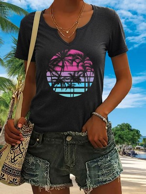 Mercoledi Kadın Gri Palmiye Baskılı Yarım V-Yaka Kısa Kollu Regular Fit T-Shirt Rahat Kullanım