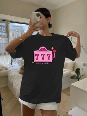 Mercoledi 777 Lucky Girl Baskılı Oversize Bisiklet Yaka T-Shirt