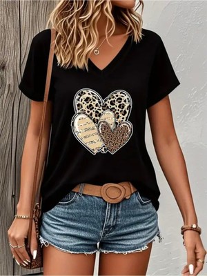 Mercoledi Leopar Kalp Baskılı Kadın Oversize V Yaka T-Shırt