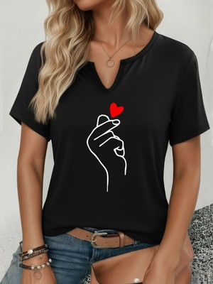 Mercoledi Kadın El Kalp Baskılı Yarım V-Yaka Kollu Regular Kalıp Rahat T-Shirt