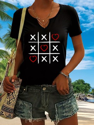 Mercoledi Kadın Kalp Baskılı Yarım V-Yaka Kollu Regular Kalıp Rahat T-Shirt