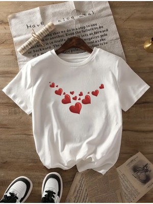 Mercoledi Kırmızı Minik Kalpler Baskılı Oversize Bisiklet Yaka T-Shirt