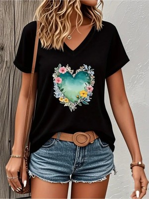Mercoledi Çiçekli Mavi Kalp Baskılı Kadın Oversize V Yaka T-Shırt