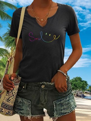 Mercoledi Kadın Smile Baskılı Yarım V-Yaka Kollu Regular Kalıp Rahat T-Shirt