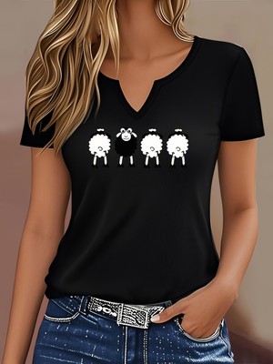 Mercoledi Kadın Black Sheep Baskılı Yarım V-Yaka Kollu Regular Kalıp Rahat T-Shirt