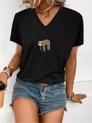 Mercoledi Tembel Hayvan & Kalp Atışı Baskılı Kadın Oversize V Yaka T-Shırt