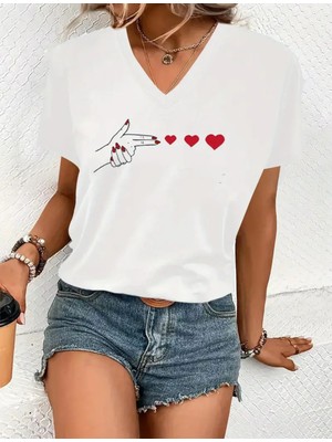Mercoledi Kalp Atışı Baskılı Kadın Oversize V Yaka T-Shırt