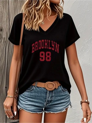 Mercoledi Brooklyn 98 Baskılı Kadın Oversize V Yaka T-Shırt