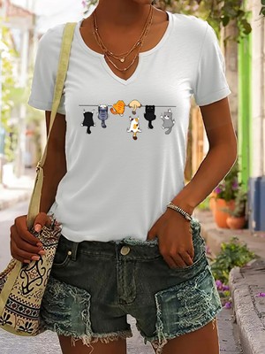 Mercoledi Kadın Kediler Baskılı Yarım V-Yaka Kollu Regular Kalıp Rahat T-Shirt