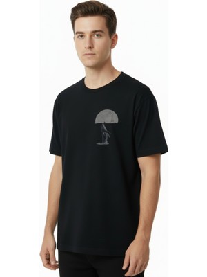 White Whale Rare Moonlit Voyage – Sürreal Balina Illüstrasyonlu Erkek T-Shirt