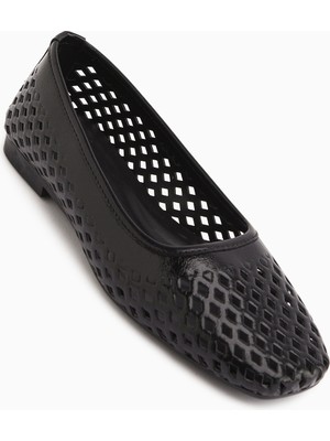 Limoya Elisa Siyah Lazer Kesim Küt Burun Yazlık Babet