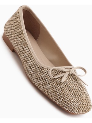 Limoya Fridah Bej Fiyonk Detaylı Küt Burun Kadın Babet