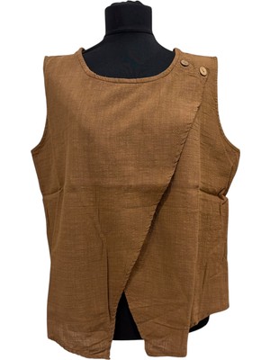 Phuti Asimetrik Kesim Ahşap Düğme Detaylı Bluz