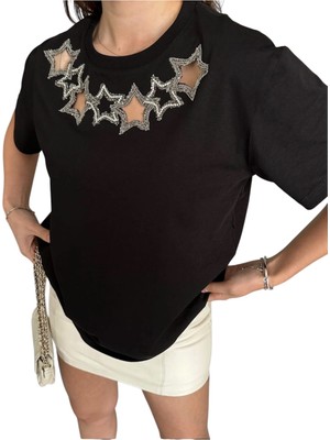 Phuti Işlemeli Yıldız Detaylı Tişört