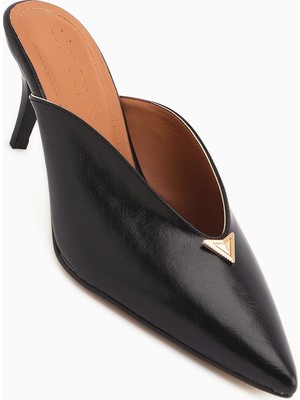 Limoya Gia Siyah Burnu Kapalı Topuklu Kadın Terlik