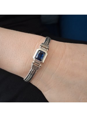 Bir Gümüş Aşkı 925 Ayar Gümüş Özel Üretim Safir Renk Taşlı Kutu Kilitli Erkek Bileklik 7 mm