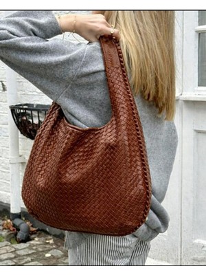 Özüm Çanta Kadın Büyük Boy Örgü Desenli Kol Omuz Çantası Taba